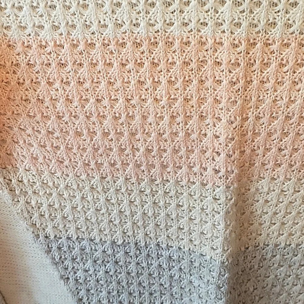 Color-Block Sweater - Picture 4 of 6